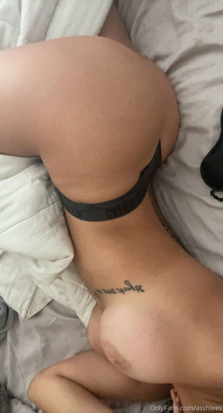 Ashlee photo 1