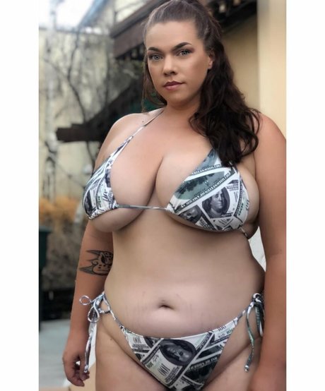 Ashleigh Dunn photo 49