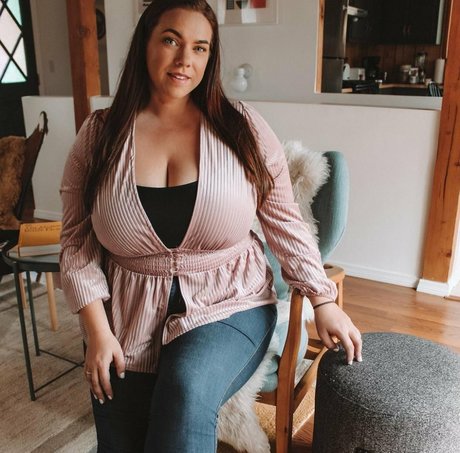 Ashleigh Dunn photo 84