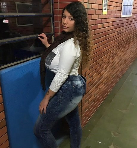 Ashley Alves photo 85