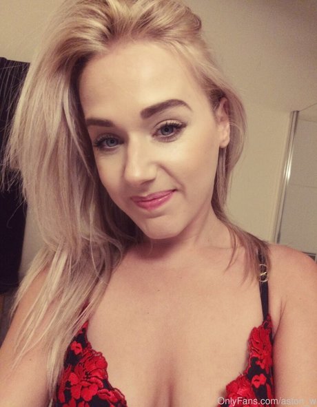 Ashley Ashton photo 384