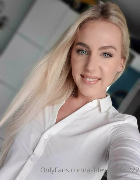 Ashley Ashton photo 582