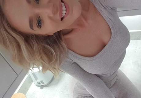 Ashley Ashton photo 904