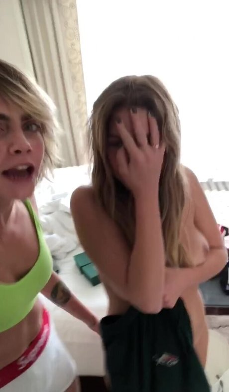 Ashley Benson photo 23