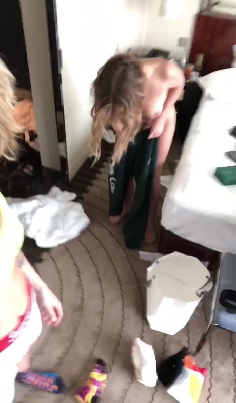 Ashley Benson photo 27