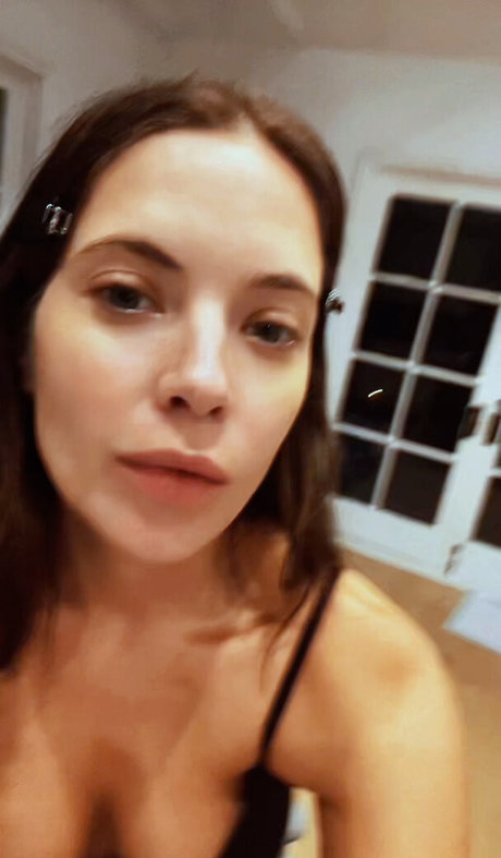 Ashley Benson photo 37