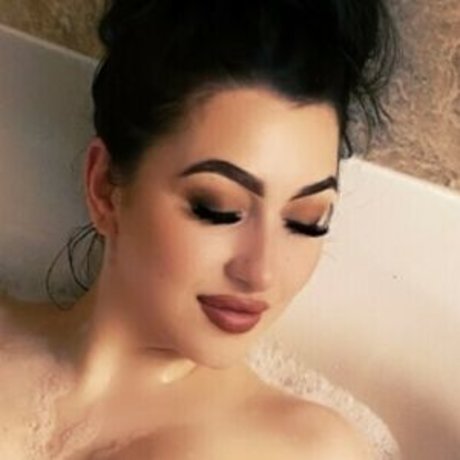 Ashley Delfino-Nikkiashh photo 21
