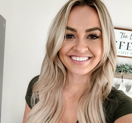 Ashley Freiberg photo 7