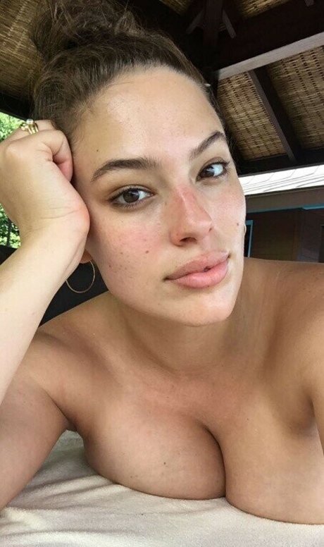 Ashley Graham photo 29