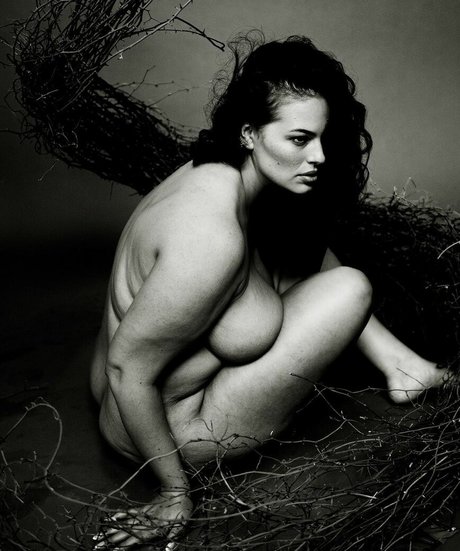 Ashley Graham photo 37