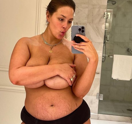 Ashley Graham photo 43