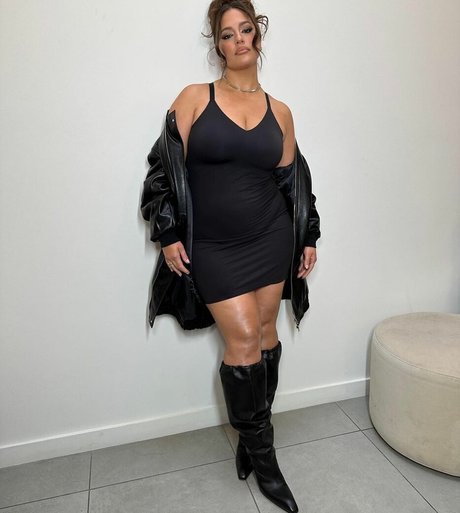 Ashley Graham photo 107