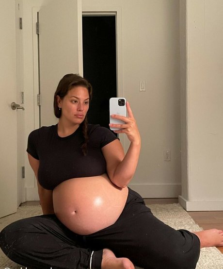 Ashley Graham photo 123