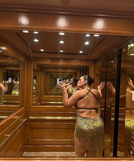 Ashley Graham photo 144