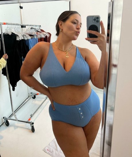 Ashley Graham photo 175
