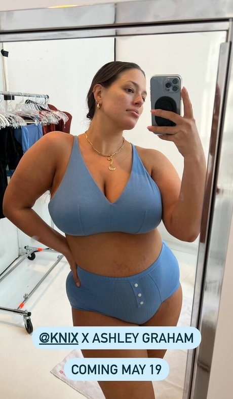 Ashley Graham photo 196
