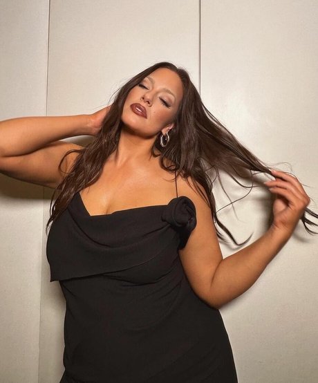 Ashley Graham photo 214