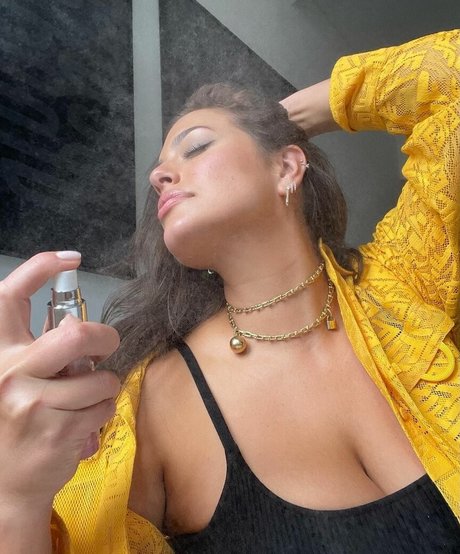 Ashley Graham photo 222