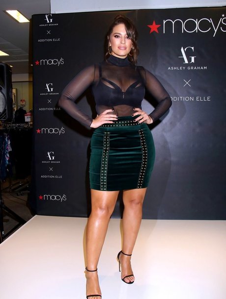 Ashley Graham photo 226