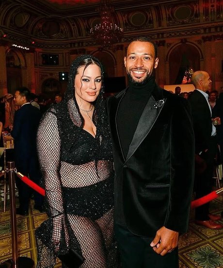 Ashley Graham photo 254