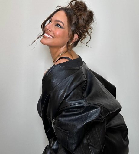 Ashley Graham photo 283