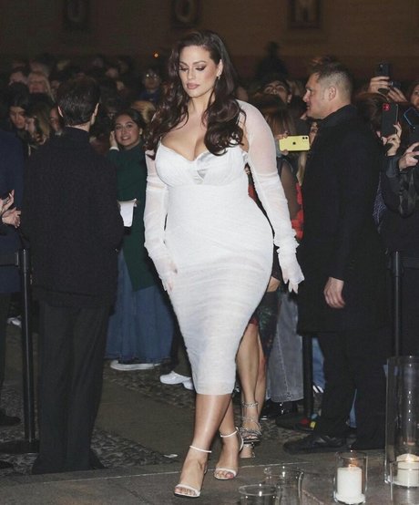 Ashley Graham photo 287