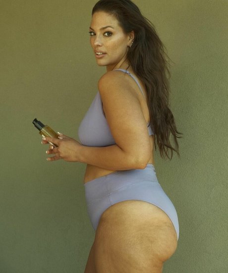 Ashley Graham photo 295