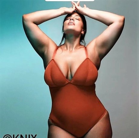 Ashley Graham photo 300