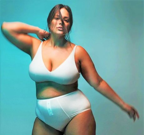 Ashley Graham photo 303