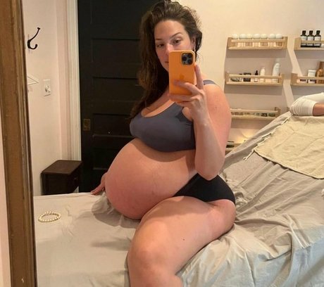 Ashley Graham photo 311