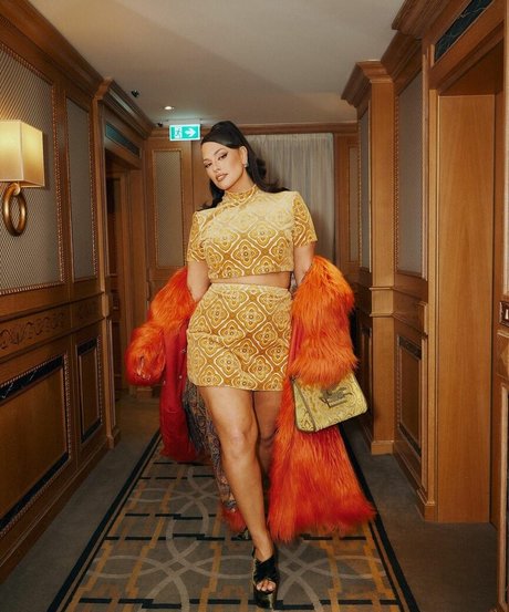 Ashley Graham photo 340