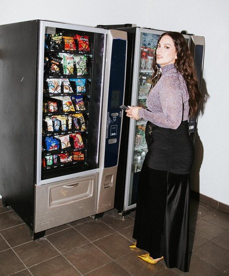 Ashley Graham photo 353