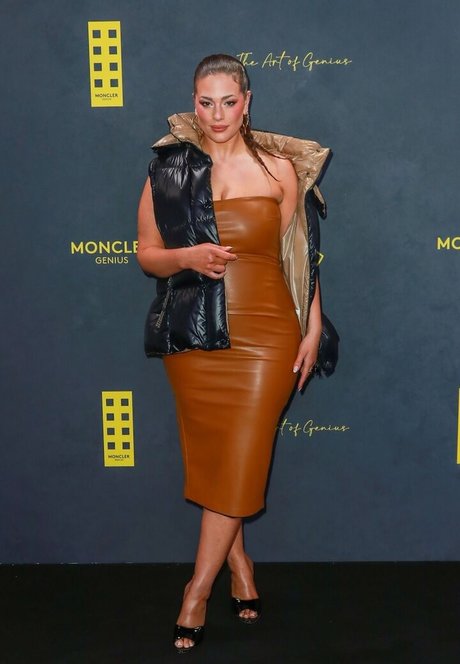 Ashley Graham photo 356