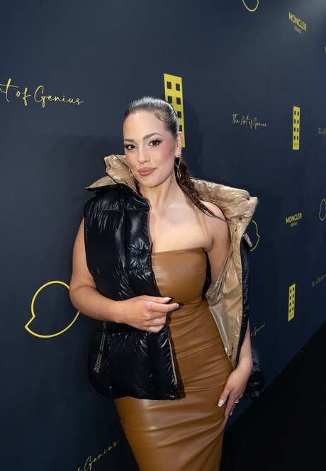 Ashley Graham photo 359