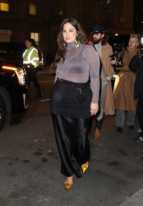 Ashley Graham photo 368