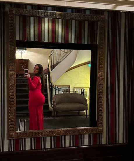 Ashley Graham photo 384