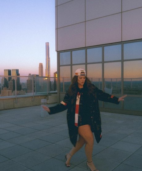 Ashley Graham photo 399