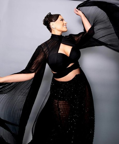 Ashley Graham photo 402