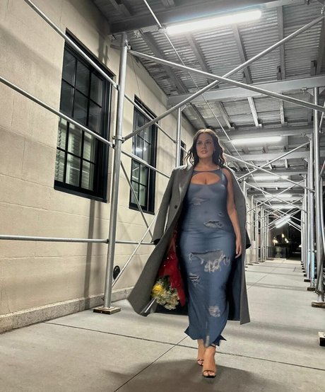 Ashley Graham photo 418