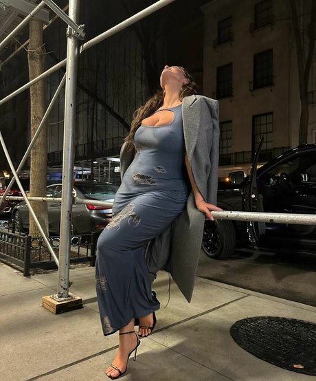 Ashley Graham photo 421