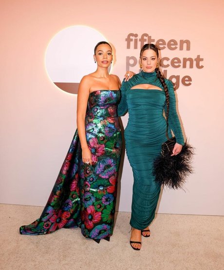 Ashley Graham photo 422