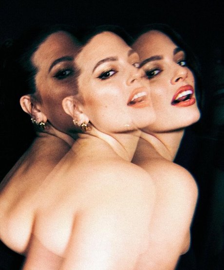 Ashley Graham photo 440