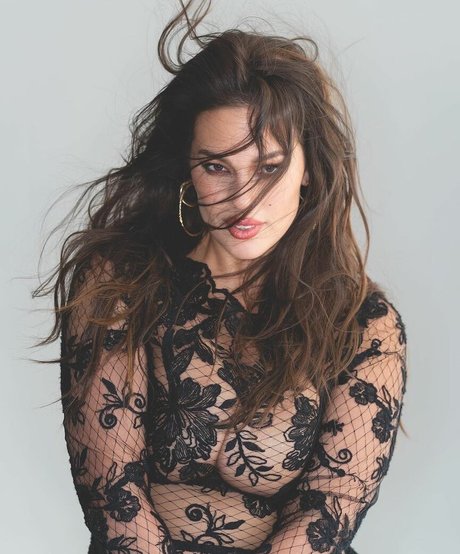 Ashley Graham photo 444