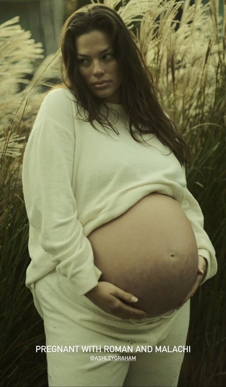 Ashley Graham photo 469