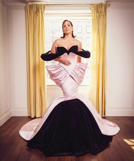 Ashley Graham photo 487