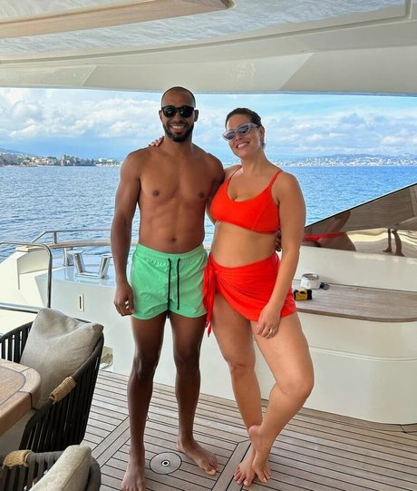 Ashley Graham photo 505