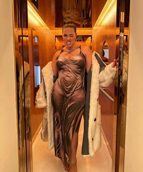 Ashley Graham photo 513