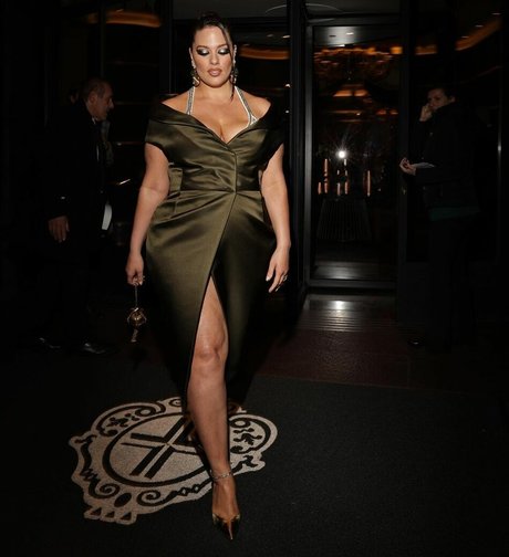 Ashley Graham photo 526