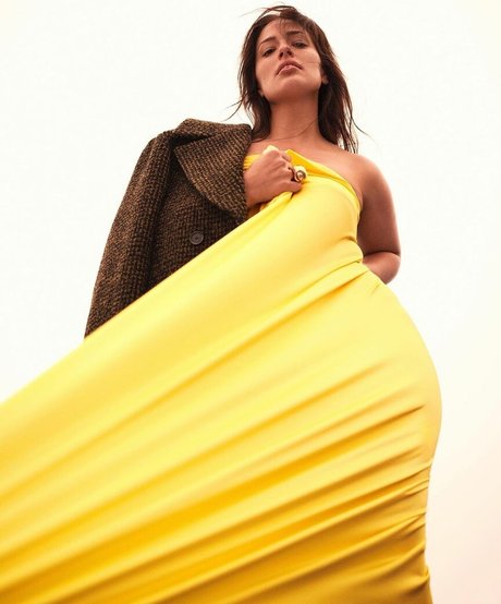 Ashley Graham photo 565