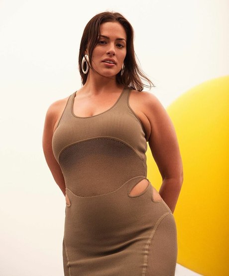 Ashley Graham photo 569